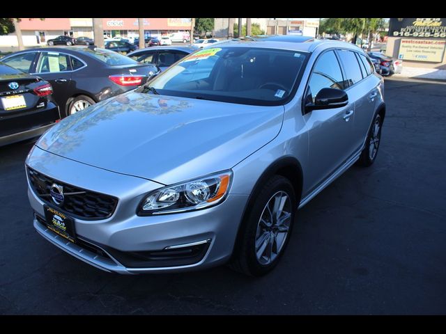 2018 Volvo V60 Cross Country Base