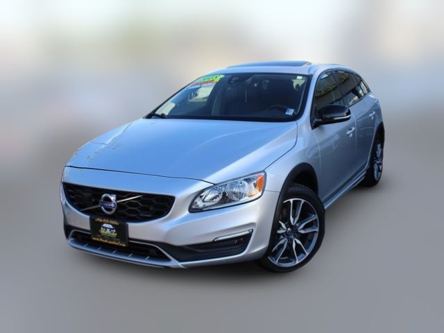 2018 Volvo V60 Cross Country Base