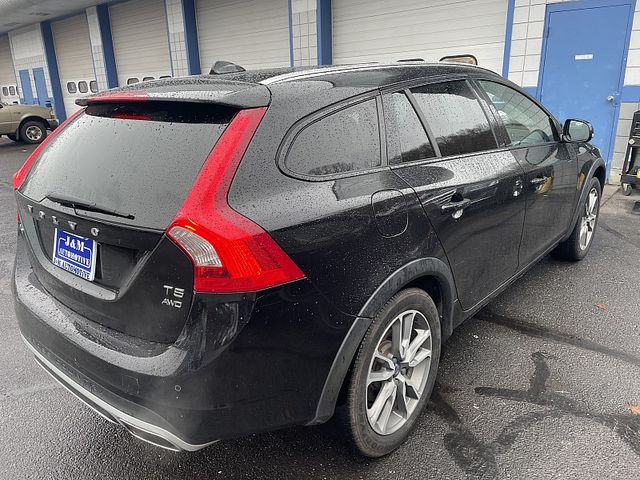 2018 Volvo V60 Cross Country Base