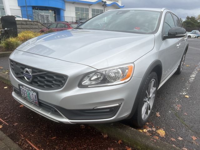 2018 Volvo V60 Cross Country Base