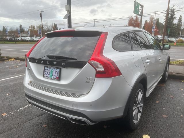 2018 Volvo V60 Cross Country Base