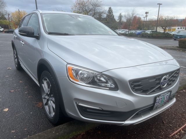 2018 Volvo V60 Cross Country Base