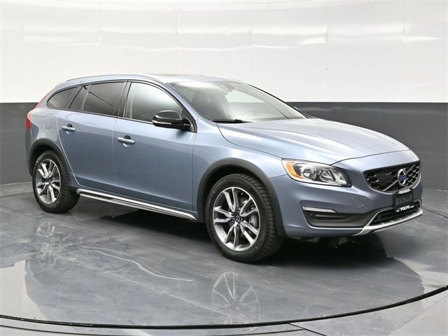 2018 Volvo V60 Cross Country Base