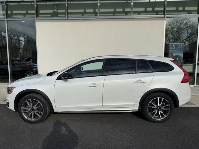 2018 Volvo V60 Cross Country Base