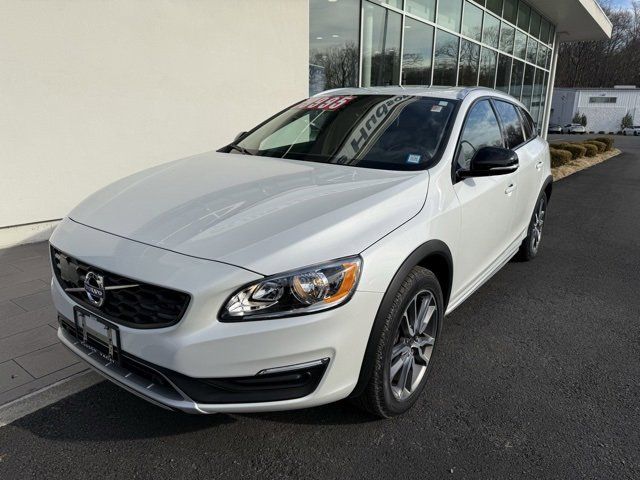 2018 Volvo V60 Cross Country Base