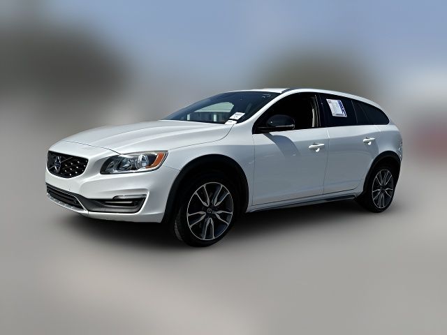 2018 Volvo V60 Cross Country Base