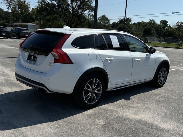 2018 Volvo V60 Cross Country Base