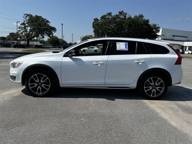 2018 Volvo V60 Cross Country Base