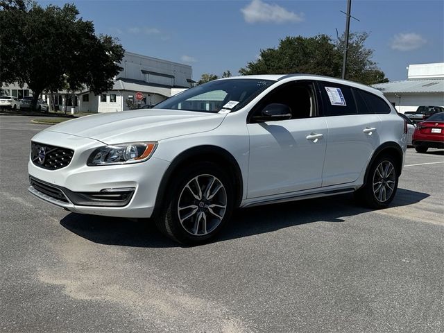 2018 Volvo V60 Cross Country Base