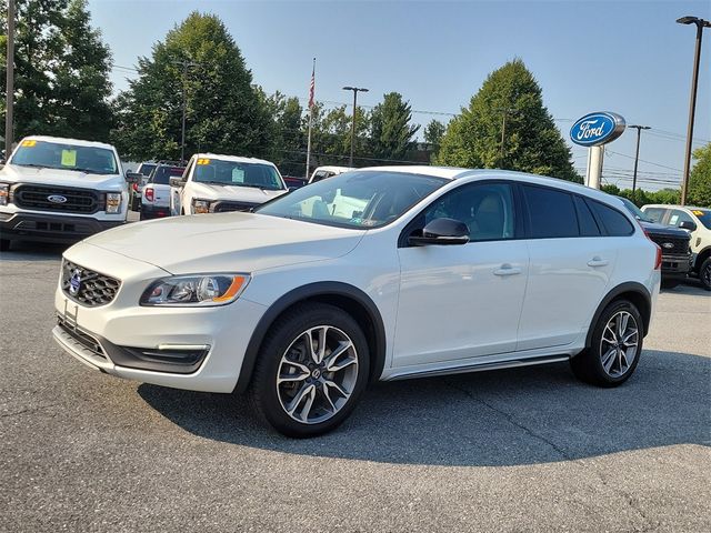 2018 Volvo V60 Cross Country Base