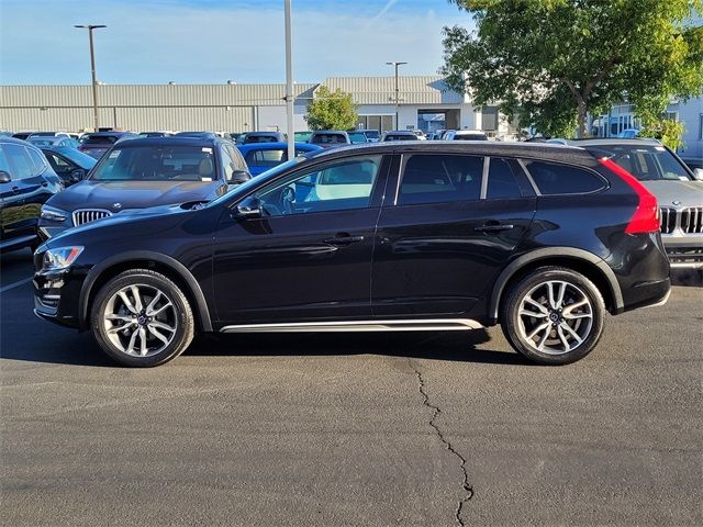 2018 Volvo V60 Cross Country Base