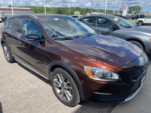 2018 Volvo V60 Cross Country Base