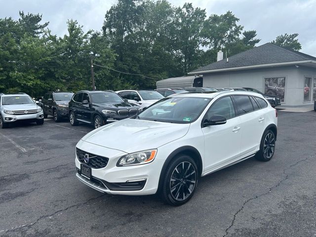 2018 Volvo V60 Cross Country Base