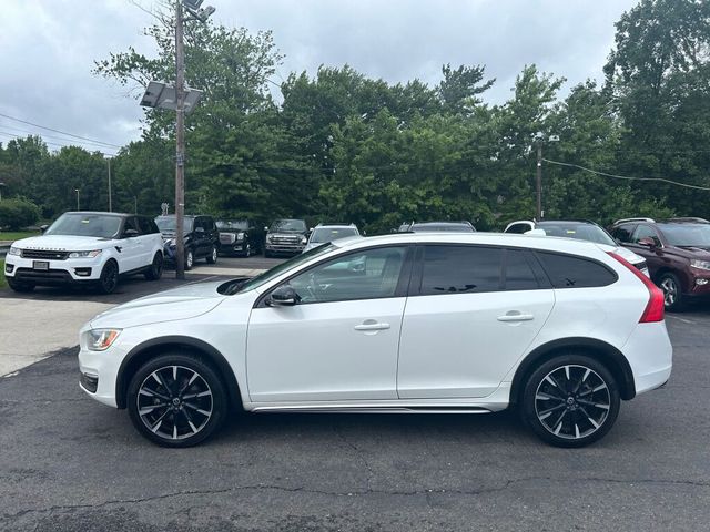 2018 Volvo V60 Cross Country Base