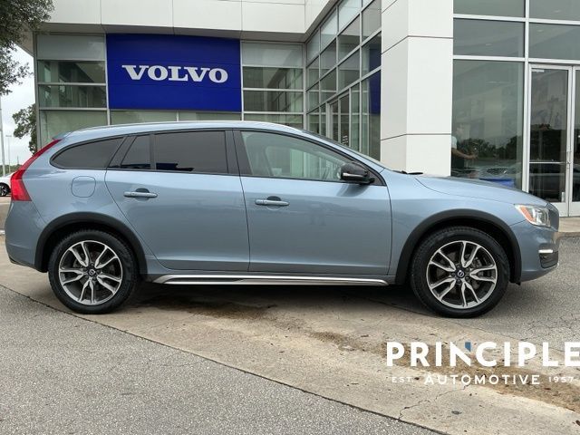 2018 Volvo V60 Cross Country Base