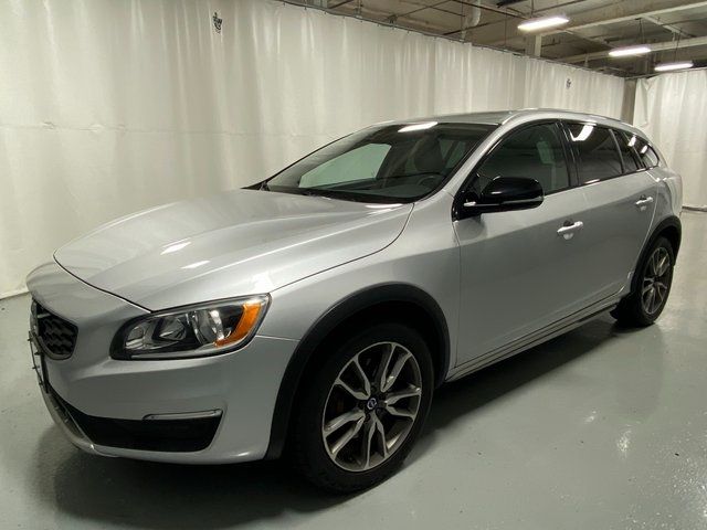 2018 Volvo V60 Cross Country Base