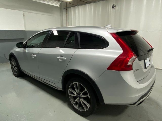 2018 Volvo V60 Cross Country Base