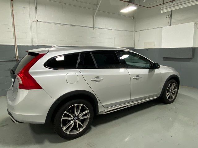 2018 Volvo V60 Cross Country Base