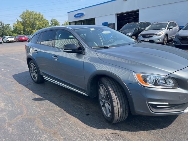 2018 Volvo V60 Cross Country Base