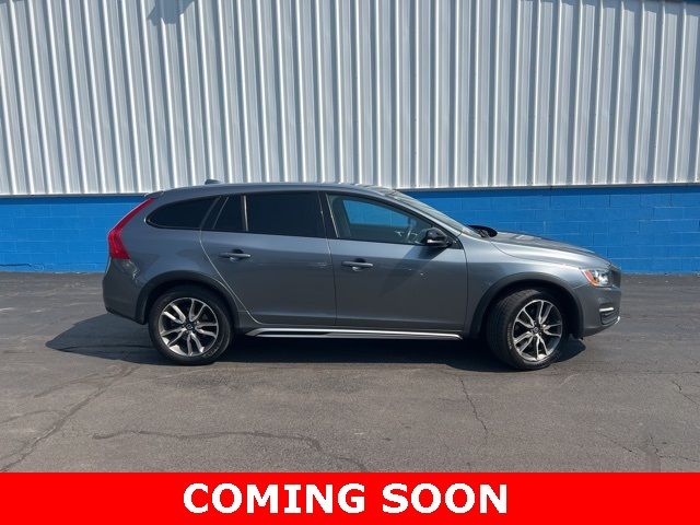 2018 Volvo V60 Cross Country Base