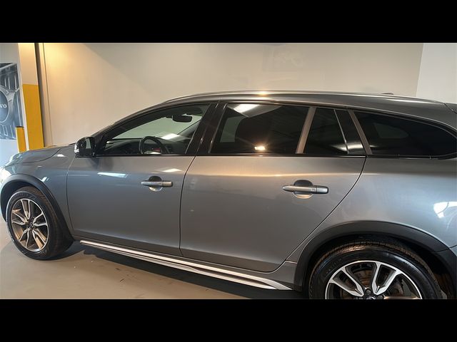 2018 Volvo V60 Cross Country Base