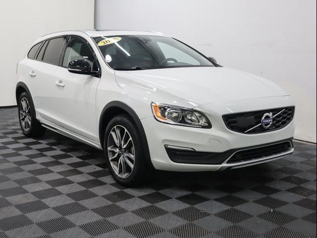 2018 Volvo V60 Cross Country Base