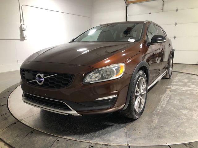 2018 Volvo V60 Cross Country Base