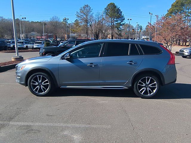 2018 Volvo V60 Cross Country Base