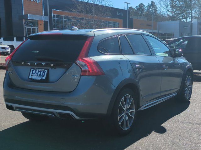 2018 Volvo V60 Cross Country Base