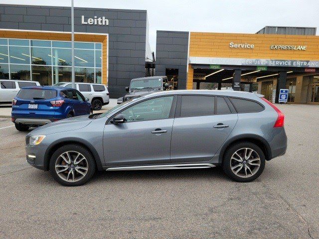 2018 Volvo V60 Cross Country Base