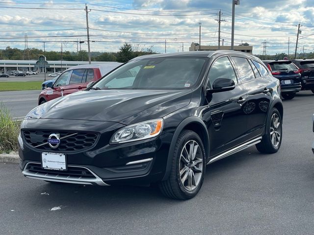 2018 Volvo V60 Cross Country Base