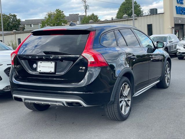 2018 Volvo V60 Cross Country Base