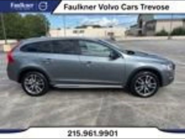 2018 Volvo V60 Cross Country Base