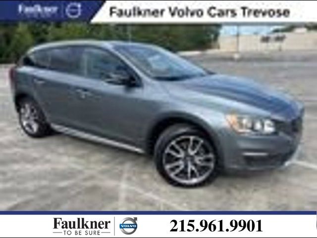 2018 Volvo V60 Cross Country Base