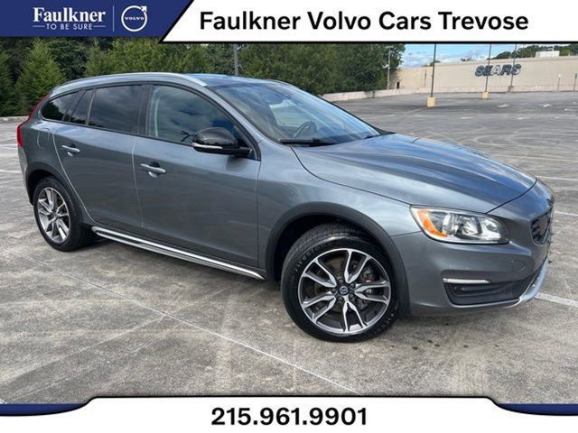 2018 Volvo V60 Cross Country Base