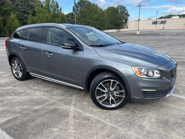 2018 Volvo V60 Cross Country Base