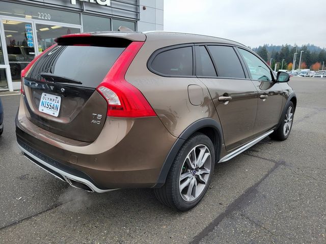 2018 Volvo V60 Cross Country Base