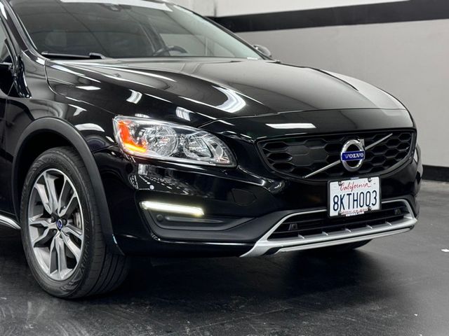 2018 Volvo V60 Cross Country Base