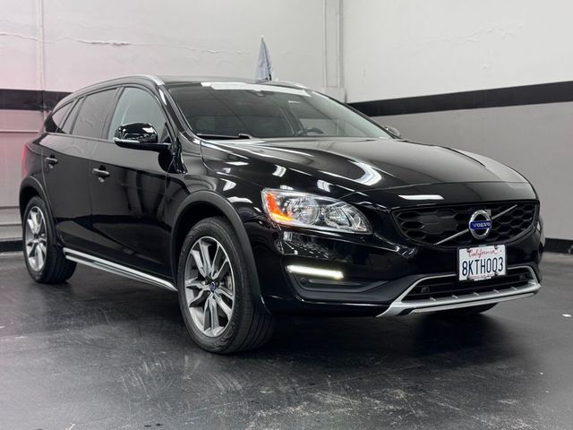 2018 Volvo V60 Cross Country Base