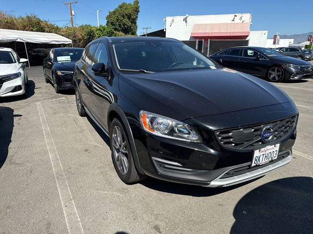 2018 Volvo V60 Cross Country Base