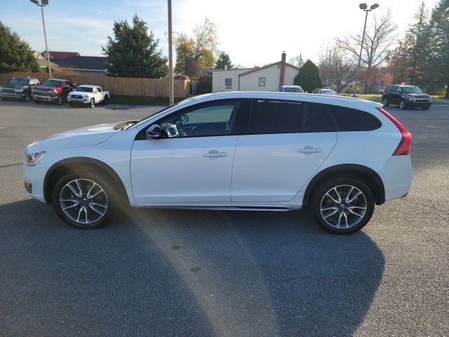 2018 Volvo V60 Cross Country Base