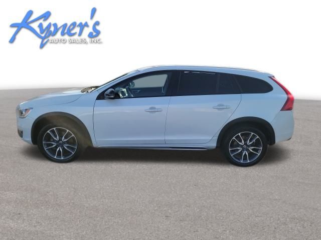 2018 Volvo V60 Cross Country Base