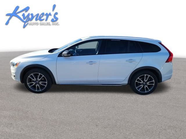 2018 Volvo V60 Cross Country Base