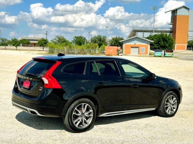 2018 Volvo V60 Cross Country Base