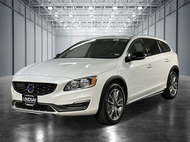 2018 Volvo V60 Cross Country Base