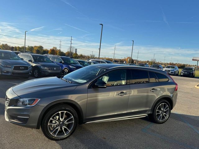 2018 Volvo V60 Cross Country Platinum