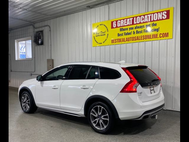 2018 Volvo V60 Cross Country Base