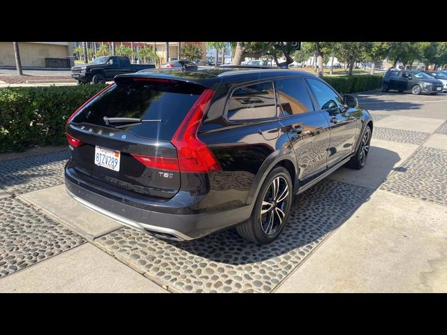 2018 Volvo V90 Cross Country Base