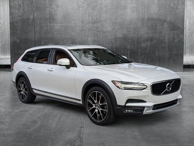 2018 Volvo V90 Cross Country Base