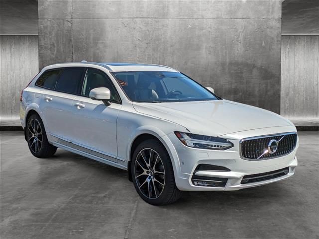 2018 Volvo V90 Cross Country Base